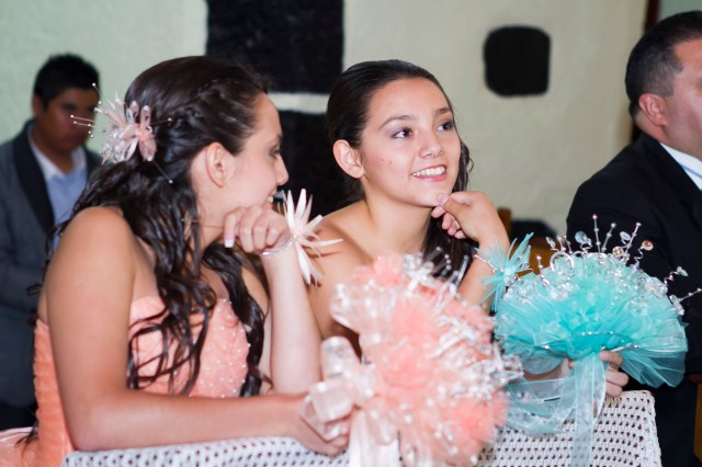 Nathaly y Gyselle XV-10003