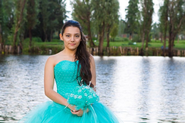 Nathaly y Gyselle XV-10013