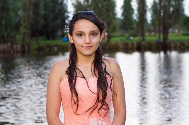 Nathaly y Gyselle XV-10015