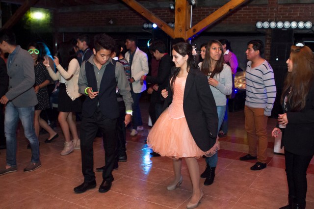 Nathaly y Gyselle XV-10018